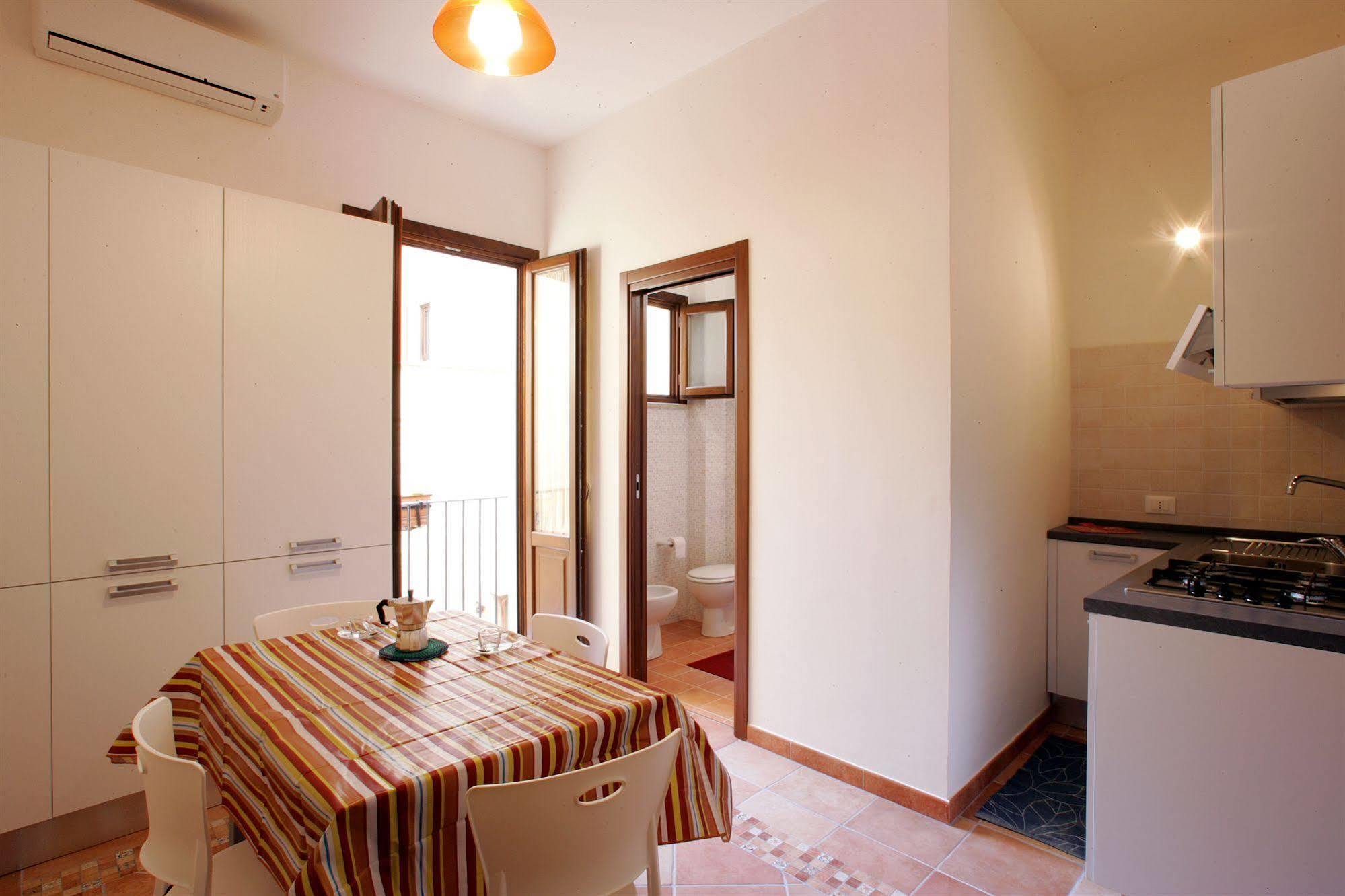Mansarda Con Terrazzo Lägenhet Trapani Exteriör bild